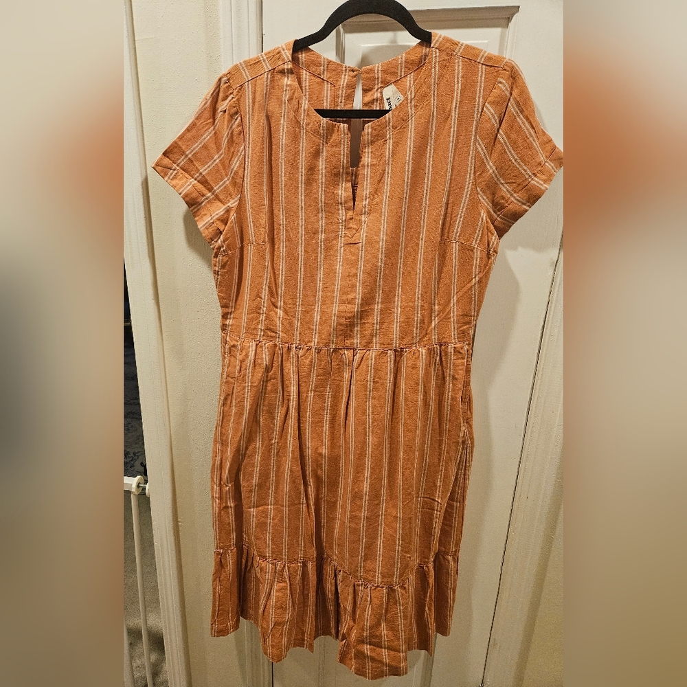 Striped Short-Sleeve Tiered Linen-Blend Dress in Muted Orange